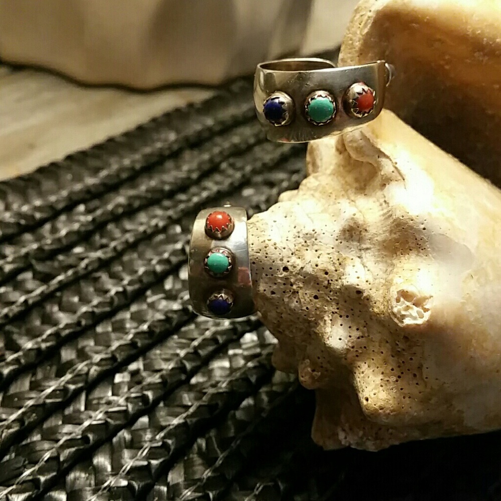 VINTAGE STERLING CORAL,TURQUOISE&LAPIS POST HOOPS
